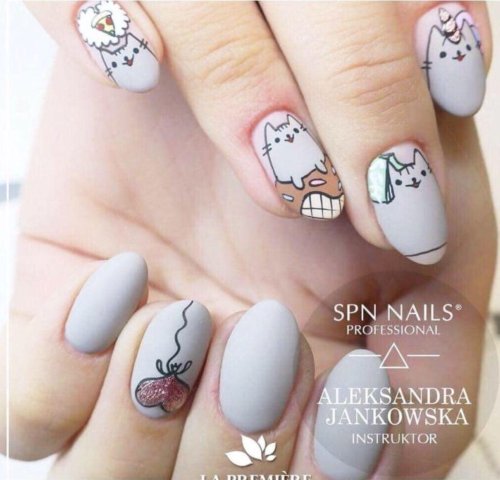 Маникюр с котиками