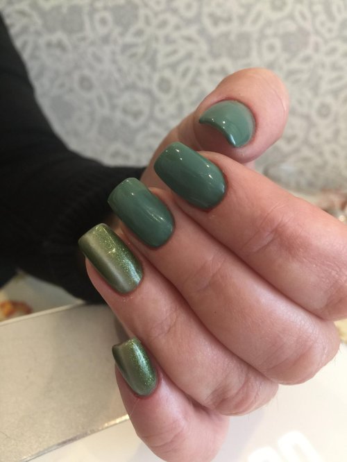 Маникюр зеленые оттенки