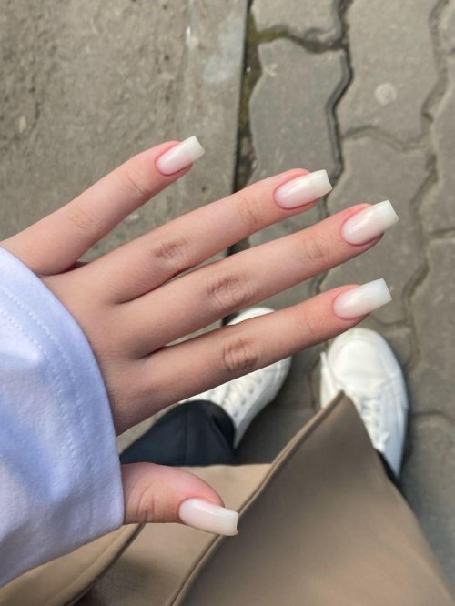Белые квадратные ногти