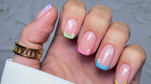 Красивый летний маникюр на короткие ногти