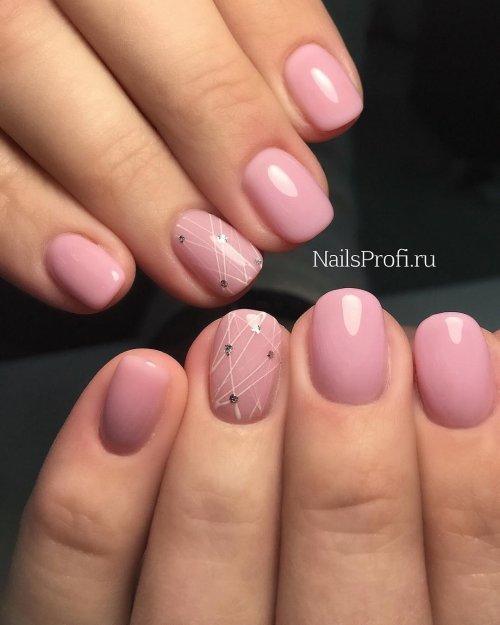 Нежный маникюр розовый