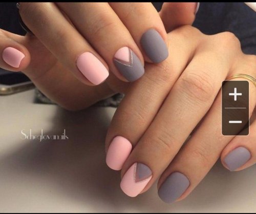 Серо розовый маникюр на короткие ногти