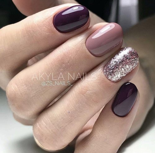 Сливовый маникюр на короткие ногти