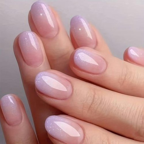 Нежный маникюр на короткие овальные ногти