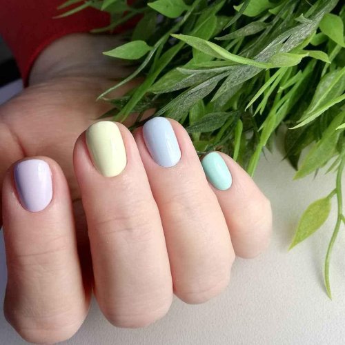 Пастельный маникюр на короткие ногти