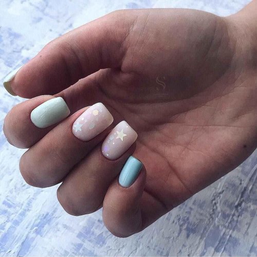 Пастельный маникюр на короткие ногти