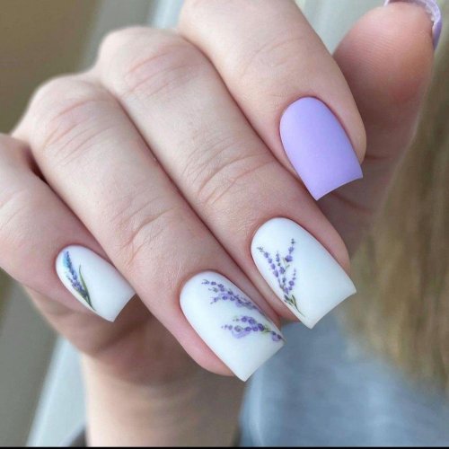 Нежный летний маникюр на короткие ногти