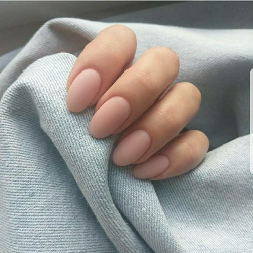 Нюдовый маникюр матовый