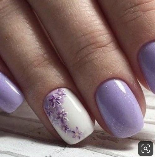 Лавандовый маникюр на короткие ногти