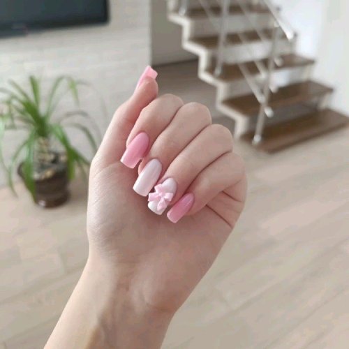 Нежно розовые ногти