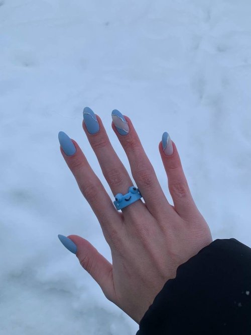 Серо голубые ногти