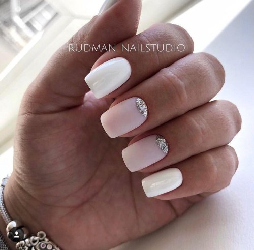 Белые ногти короткие