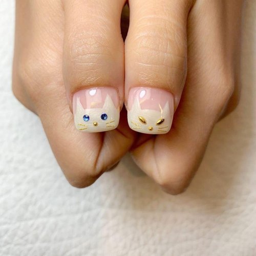 Маникюр с котиками