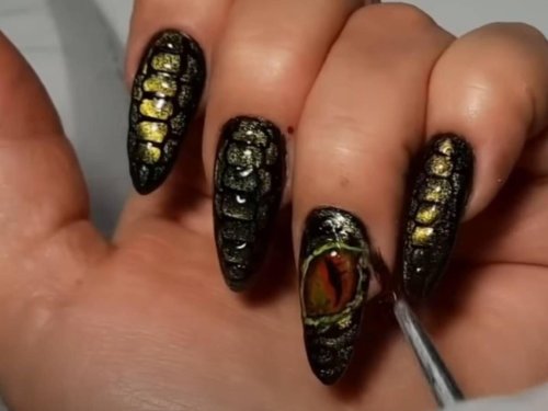 Маникюр глаз дракона