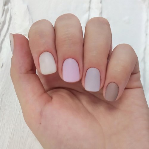 Матовый маникюр на короткие ногти однотонный