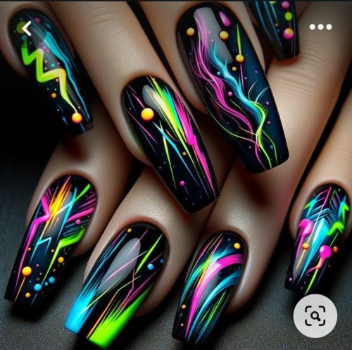 Неоновые ногти
