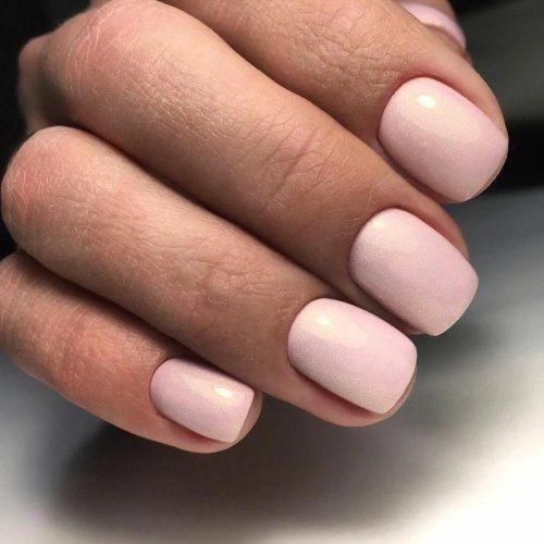 Маникюр на короткие ногти однотонный нежный