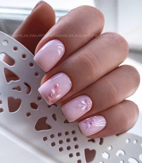 Маникюр на короткие ногти лето нежный